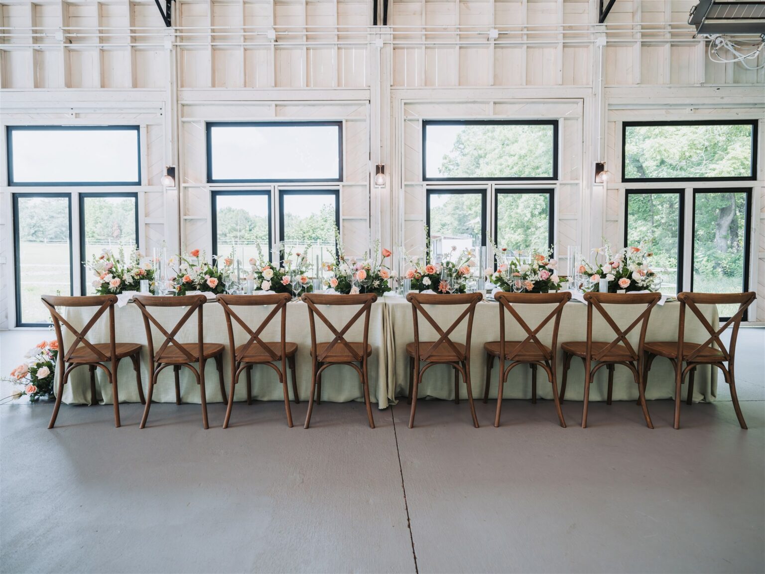 Haven's beautiful modern country wedding barn