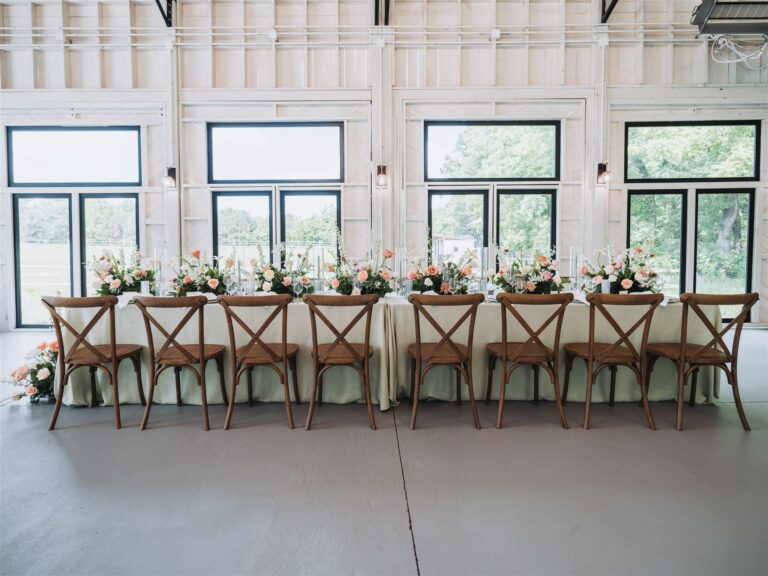 Haven's beautiful modern country wedding barn